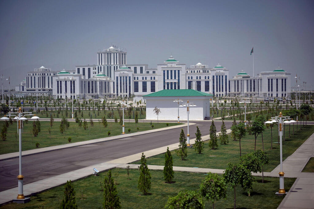 Turkmenistan unveils new city honoring former dictator