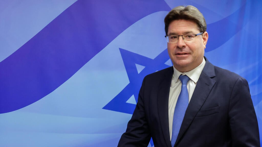 אקוניס הודיע שיתנגד. "המלחמה - הזדמנות לצמצום תלות המשק בפלסטינים" (צילום: מארק ישראל סלם) ישיבת הממשלה