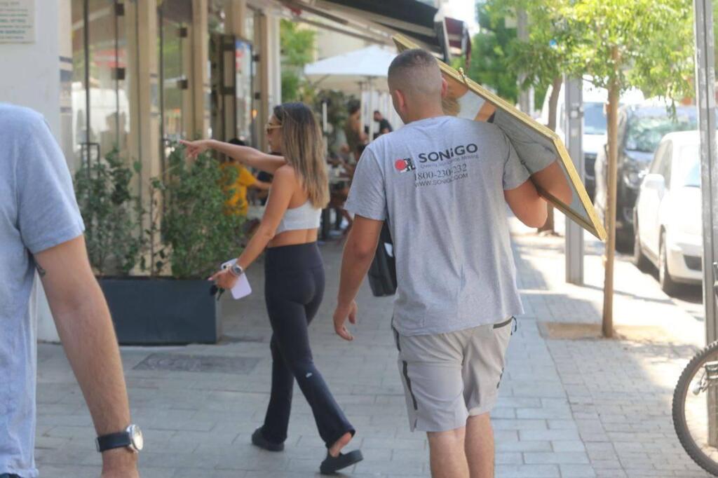 דנית גרינברג מעבר דירה פפראצי
