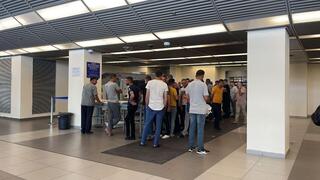 פועלים פלסטינים במעבר ארז בין עזה לישראל