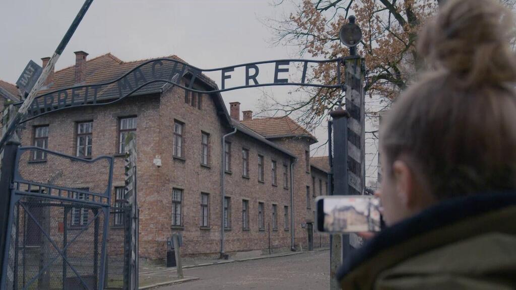 A visit to the former Auschwitz Nazi camp does not have to be in person ( Photo: Yonatan Levy/AppsFlyer) סיור וירטואלי באושוויץ