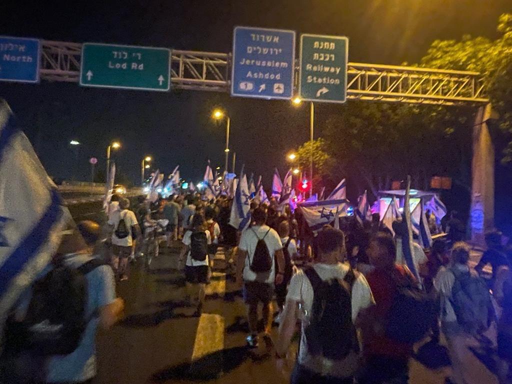 צילום: מאיר תורג'מן מפגינים מתחילים את הצעדה מקפלן לירושלים כמחאה על המהפכה המשפטית