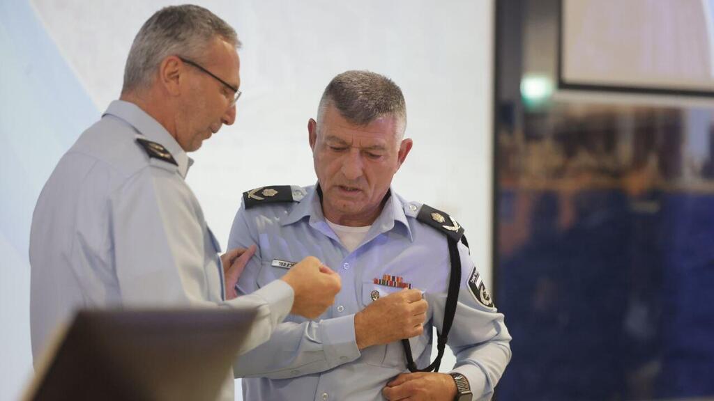 מפקד מחוז ת"א הנכנס והיוצא. עמר ואשד, היום (צילום: מוטי קמחי) טקס החלפת מפקד מחוז תל אביב