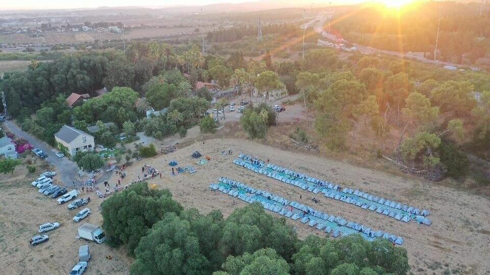 מתארגנים ליציאה ביער בן שמן, צעדת מחאה מקפלן לירושלים 