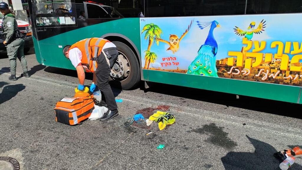 הזירה בחיפה (צילום: תיעוד מבצעי מד"א) זירת הירי ברחוב הנביאים בחיפה
