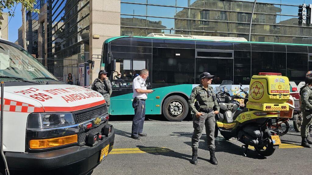 זירת הירי בחיפה (צילום: תיעוד מבצעי מד"א) זירת הירי ברחוב הנביאים בחיפה