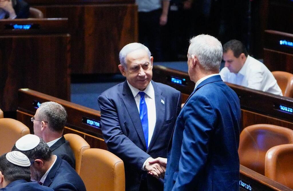 גנץ ונתניהו. כלל לא בטוח שתיערך פגישה היום (צילום: שלו שלום) מליאת הכנסת
