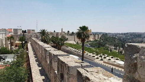 סיור על חומות העיר העתיקה