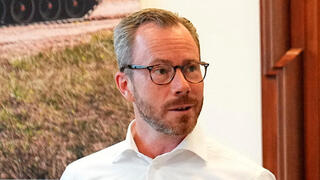 שר ההגנה של דנמרק חזר לתפקיד אחרי חופשה של חצי שנה בגלל לחץ
