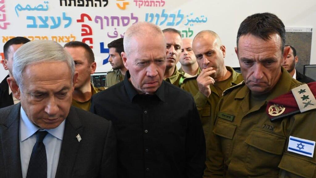 הרמטכ"ל הלוי, שר הביטחון גלנא וראש הממשלה נתניהו (צילום: אריאל חרמוני, משרד הביטחון) בנימין נתניהו ויואב גלנט