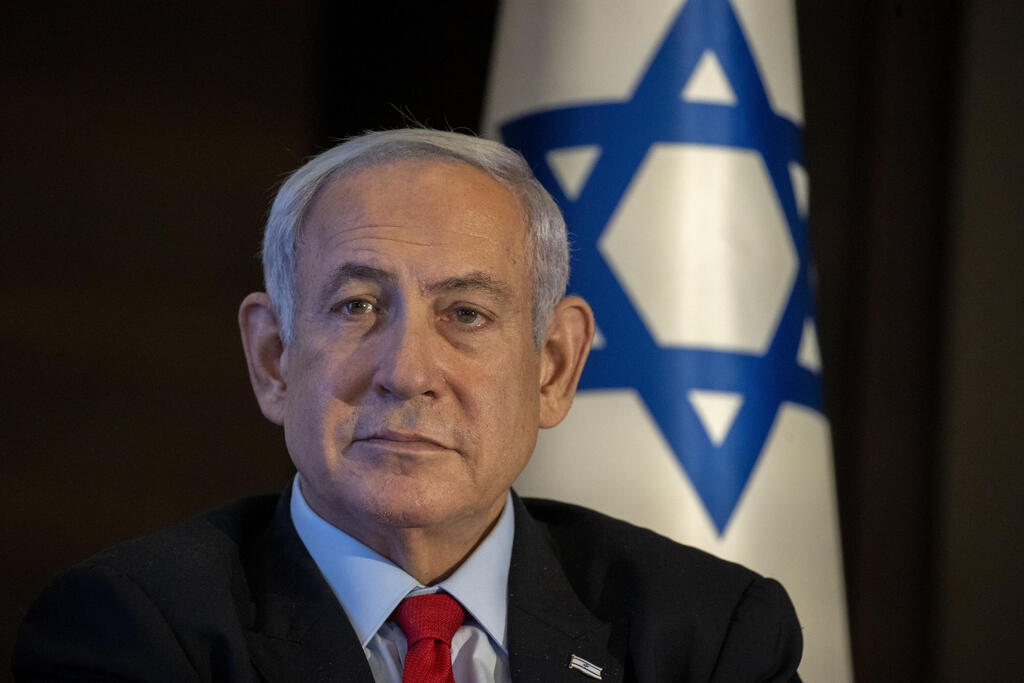 הפוסט ששיתף הבן, פחות מיממה לאחר דיון הכשירות בקריה (צילום: עמית שאבי) בנימין נתניהו ובצלאל סמוטריץ' במסיבת עיתונאים