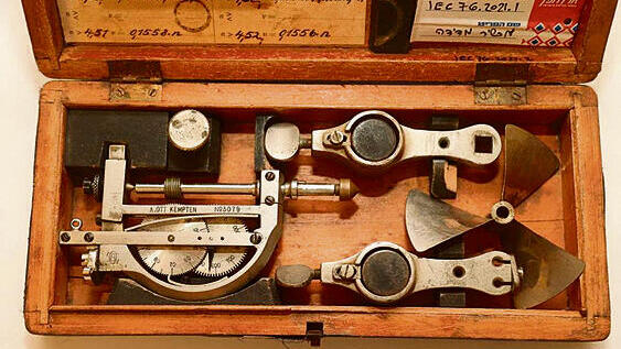 מכשיר המדידה | צילום: חברת החשמל yk13531548