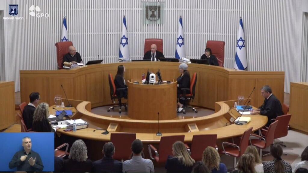 הדיון הבוקר בבג"ץ. המשנה לנשיאה פוגלמן אותת שהצעת היועמ"שית תתקבל (צילום: לע"מ) דיון בבית המשפט העליון בנושא אימוץ להט"ב