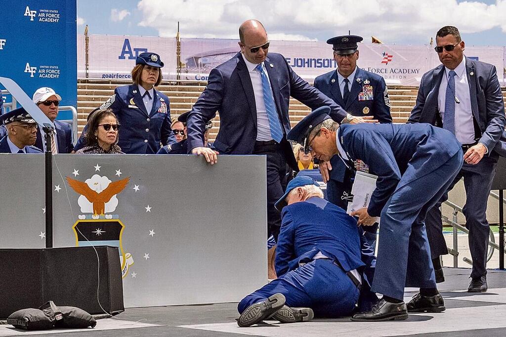 ג'ו ביידן מחליק