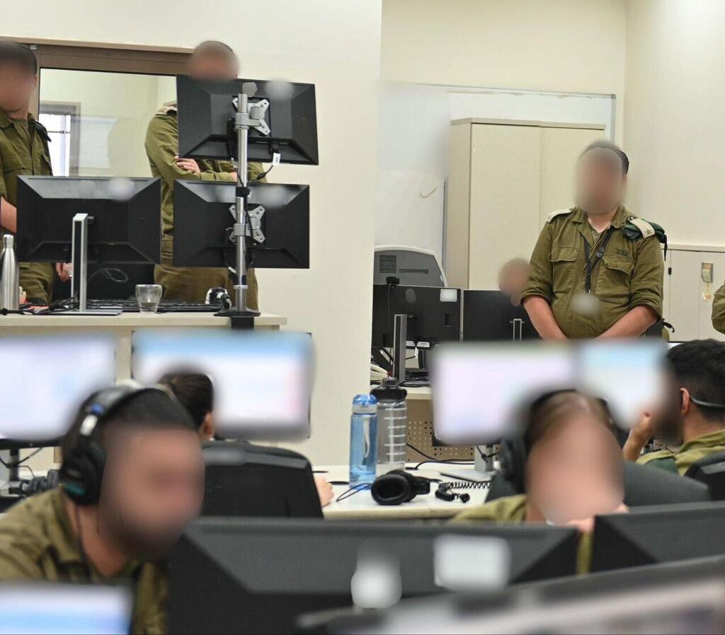 Unit 8200 (Photo: IDF Spokesperson's Unit) כיתוב: רס"ן ט' מודיעין 8200 איו"ש קב"ר קצין בינה רשתית יהודה ושומרון צה"ל