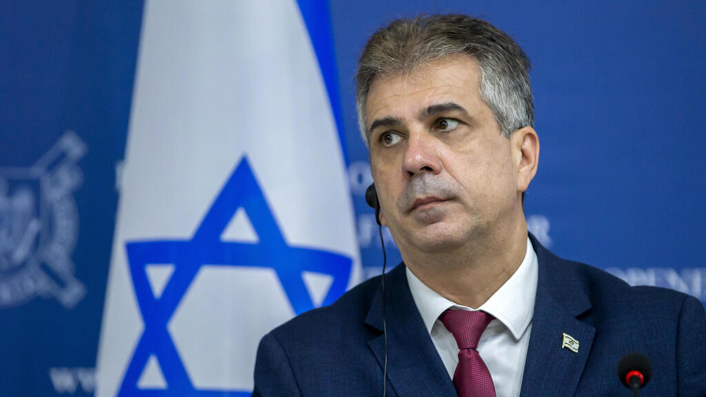 שר החוץ אלי כהן. הודעה משפילה עבורו (צילום: EPA/DUMITRU DORU) שר החוץ אלי כהן מסיבת עיתונאים ב מולדובה