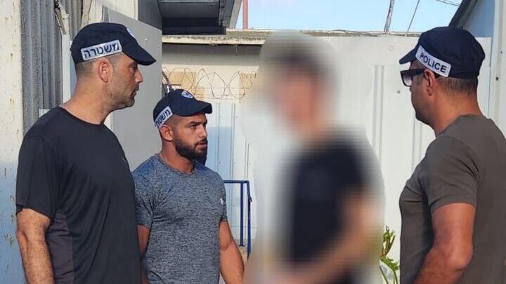 החשוד שנעצר (צילום: דוברות המשטרה) החשוד שנעצר