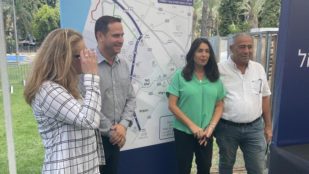 רגב (צילום: מאיר תורג'מן) טקס הנחת אבן הפינה לקו הכחול בהשתתפות השרה מירי רגב