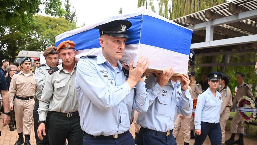 הלוויתו של גיורא רום (צילום: יאיר שגיא) הלוויתו של גיורא רום ז"ל