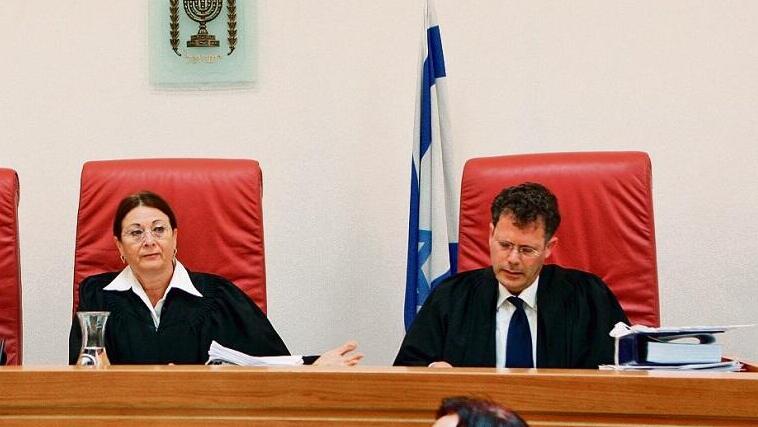 הבהירו שניתן להתערב בחוקי יסוד. יצחק עמית ואסתר חיות (צילום: עטא עוויסאת) יצחק עמית על כס העליון עם הנשיאה אסתר חיות והמשנה עוזי פוגלמן