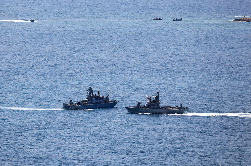 ספינות חיל הים מול ראש הנקרה גבול לבנון