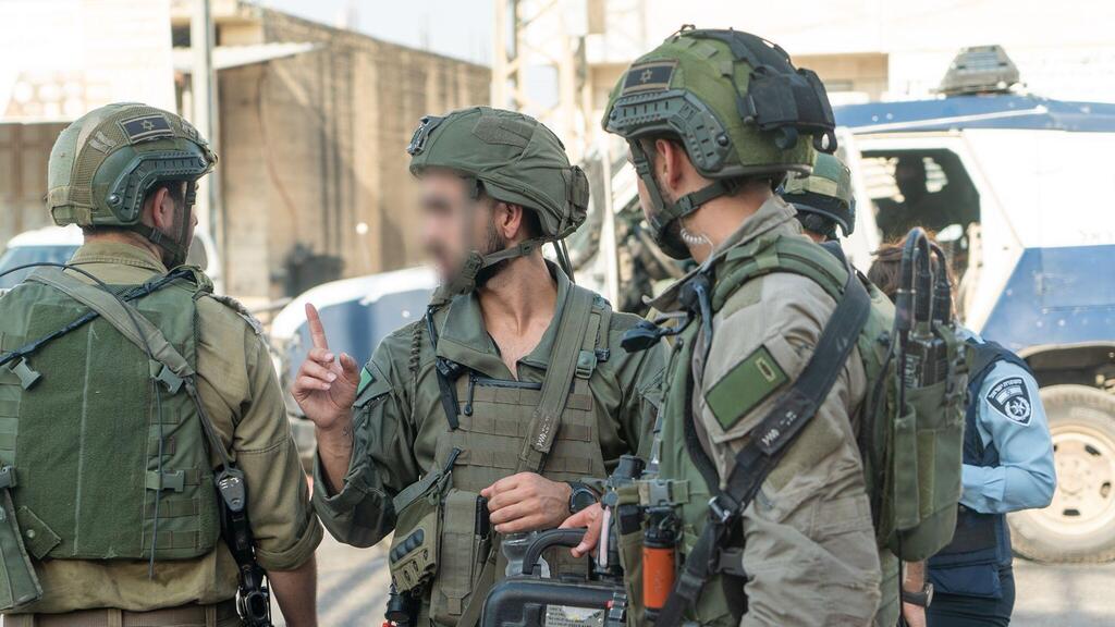 IDF soldiers in the West Bank (Photo: IDF Spokesperson's Unit) כוחות צה"ל ומפקדי אוגדת יהודה ושומרון מזירת הפיגוע חווארה