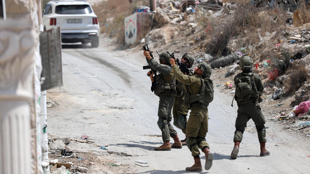 Maszkos szélsőséges zsidó telepesek izraeli határőr egységre támadtak Ciszjordániában