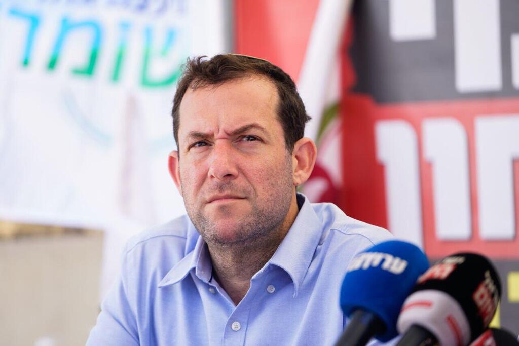 יוסי דגן. "האלוף פוקס השמיץ בצורה פוליטית" (צילום: שלו שלום) הפגנת מחאה של ראשי הרשויות ביו"ש מול לשכת ראש הממשלה בירושלים