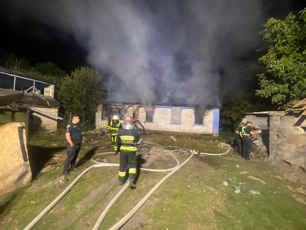 צילום: NATIONAL POLICE OF UKRAINE via REUTERS פגיעת מל"טים באוקראינה