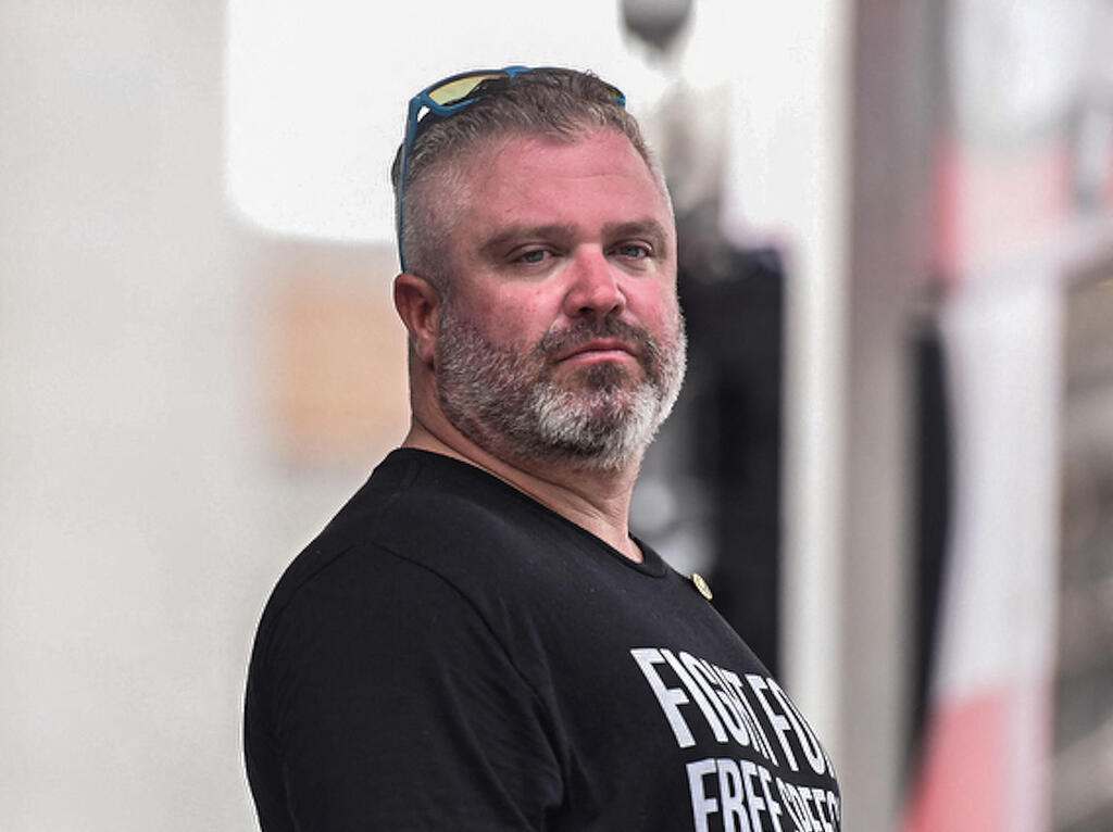 צילום: STEPHANIE KEITH / GETTY IMAGES NORTH AMERICA ,AFP ג'ו ביגס מנהיג ב proud boys ארה"ב