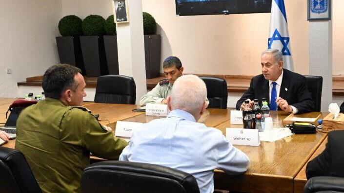 ראש הממשלה בנימין נתניהו מקיים כעת הערכת מצב ביטחונית בקריה בתל אביב