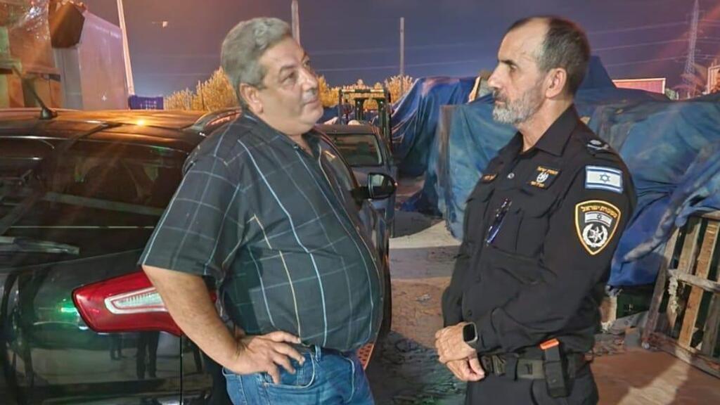 ניצב דני לוי וראש מועצת פוריידיס אימן מרעי