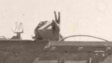 נהג זחל"ם מסמן וי בדרך לדמשק