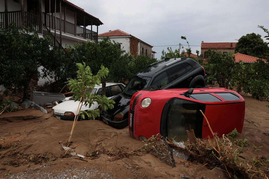 צילום: REUTERS/Alexandros Avramidis סופה דניאל יוון בכפר מילינה באזור פליון במרכס יוון בחבל מגנסיה