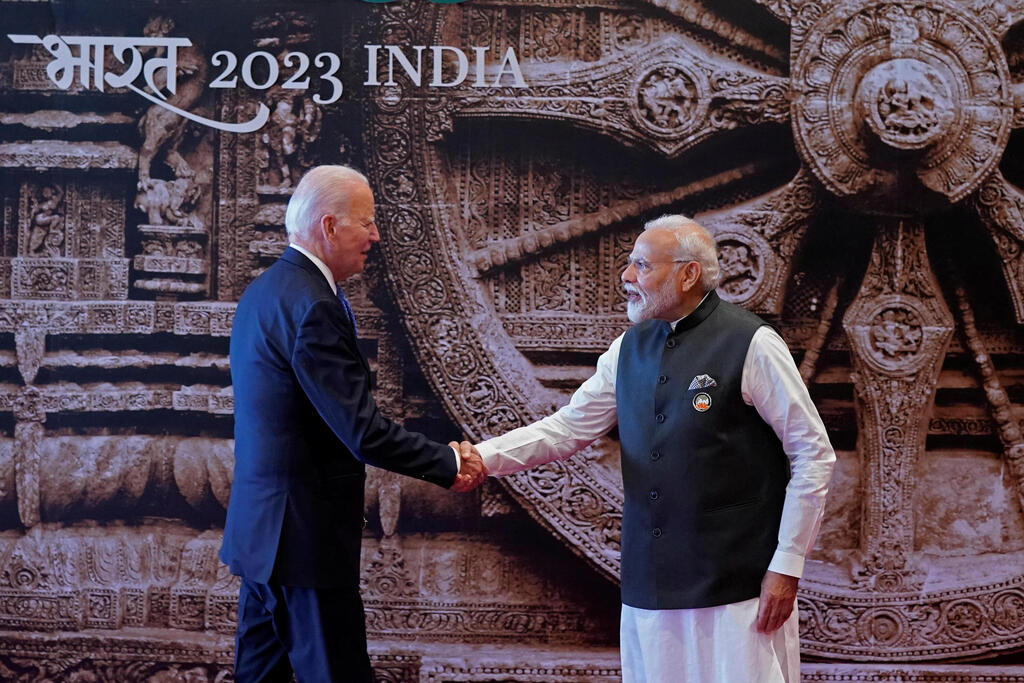 הודו בהראט ועידת ה G20 G-20 ראש ממשלת הודו נרנדרה מודי עם נשיא ארה"ב ג'ו ביידן
