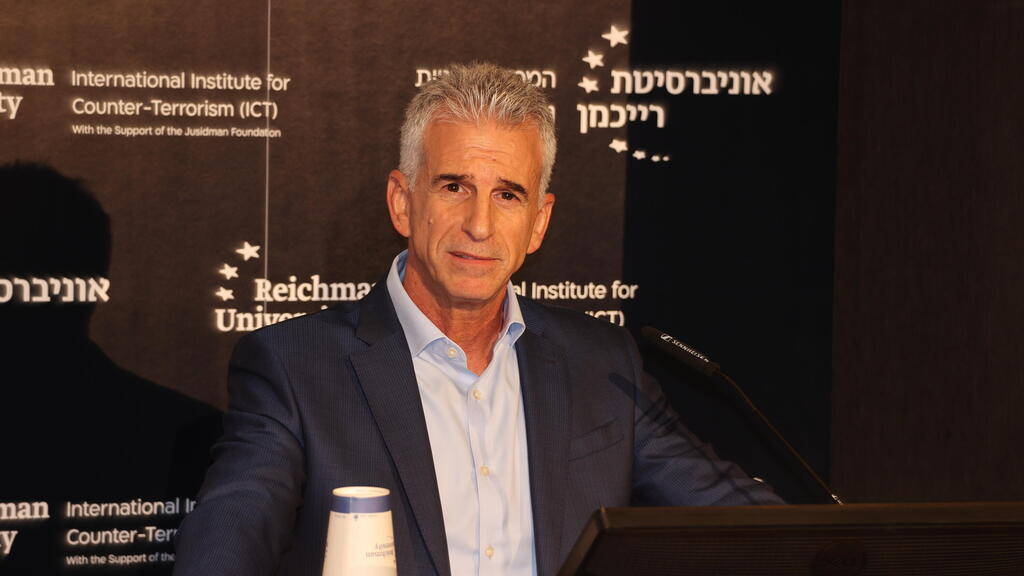 ראש המוסד דוד ברנע. התנגד להעברת הכספים מקטאר לרצועה אך ממשלות בנט ונתניהו החליטו להמשיך (צילום: יריב כץ) דוד דדי ברנע ראש המוסד בכנס השנתי של המכון למדיניות נגד טרור