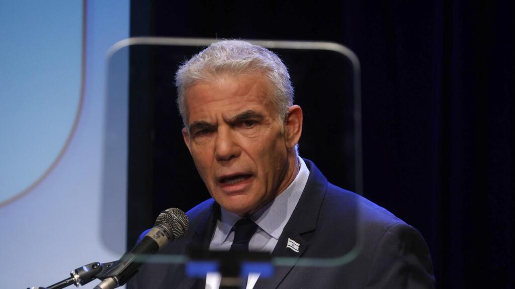 "רב של מיעוט צעקני שמקלל מהיציע מיליוני יהודים". לפיד (צילום: שאול גולן) יאיר לפיד בכנס מרכזים לצדק חברתי