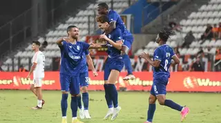 אריאל שרצקי חוגג עם החברים