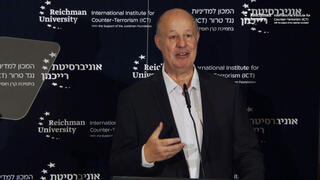 הנגבי: "אנחנו מרגישים שבתקופה האחרונה יש החלטה של נסראללה לבחון"