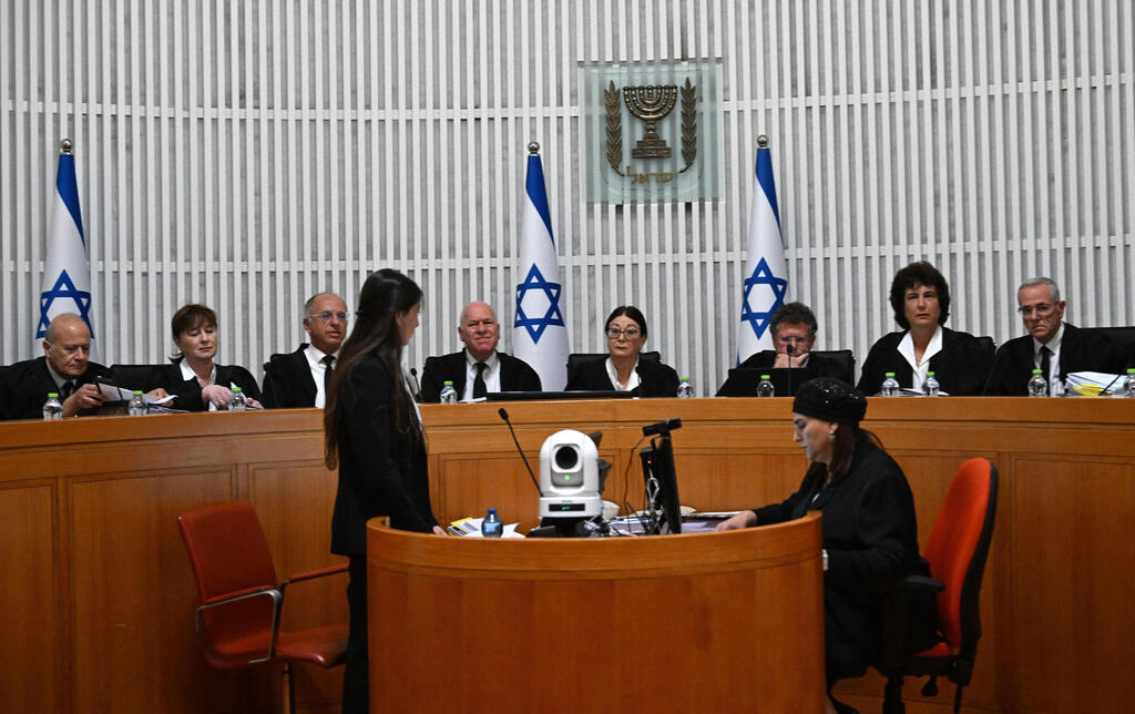 ארכיון. פסק דין שיהווה מורשת של הנשיאה היוצאת (צילום: AFP/DEBBIE HILL / POOL) ביטול עילת הסבירות