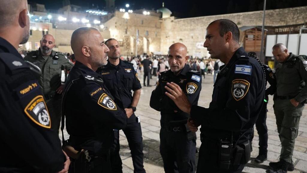 "יש עלייה בהתרעות, נציב חמוש בכל בית כנסת" (צילום: דוברות המשטרה) היערכות משטרת ישראל בירושלים לקראת חגי תשרי תשפ״ד