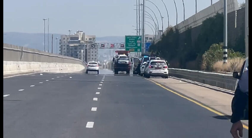 הרכב ממנו עצרו את החשודים במטען חבלה ב-431