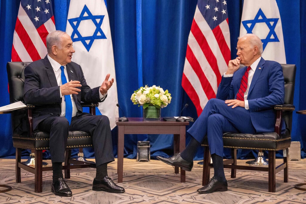 ג'ו ביידן ובנימין נתניהו ( צילום: Jim WATSON / AFP) ראש הממשלה בנימין נתניהו פגישה עם נשיא ארה"ב ג'ו ביידן בניו יורק