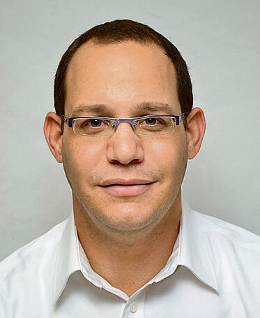 עו"ד איתי נעמן: "החקירות לא מסובכות מדי, אבל סוף ההליך לא נראה באופק" yk13597408