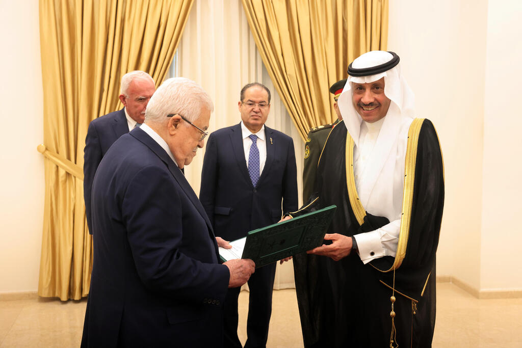 Saudi Ambassador Naif Al-Sudairi meeting with Palestinian President Mahmoud Abbas