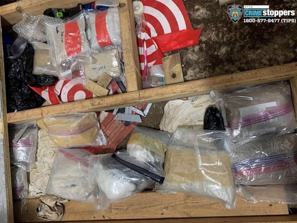 צילום: משטרת ניו יורק סמים שאותרו ב פעוטון ב ניו יורק ארה"ב שם מת ניקולס דומיניצ'י בן שנה ממנת יתר של פנטניל