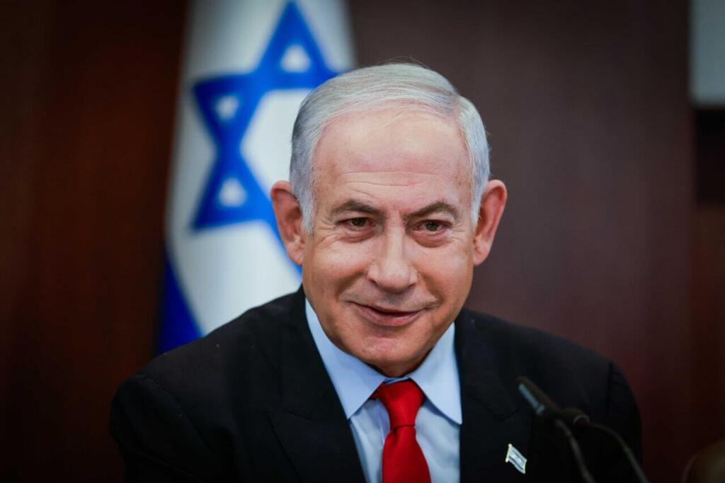 ''מביאים את נתניהו לערוצי הטלוויזיה כדי להשפיל אותו'' (צילום: חיים גולדברג / פלאש90) ראש הממשלה בנימין נתניהו בישיבת הממשלה
