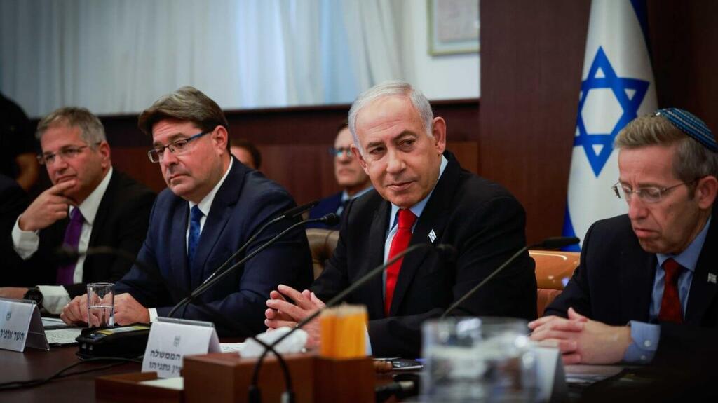 נתניהו בישיבת הממשלה. "מחויבים לשמור על האינטרסים הביטחוניים" (צילום: חיים גולדברג / פלאש90) ראש הממשלה בנימין נתניהו בישיבת הממשלה