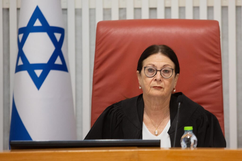 Former Chief Justice Esther Hayut (Photo: Alex Kolomoisky) דיון בג"ץ בחוק הנבצרות