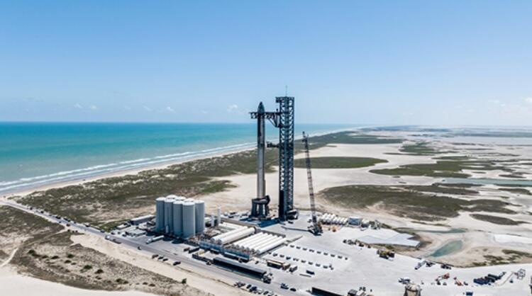  Ready for another launch. The Starship spacecraft on top of the Super Heavy rocket at SpaceX's launch base in Texas 